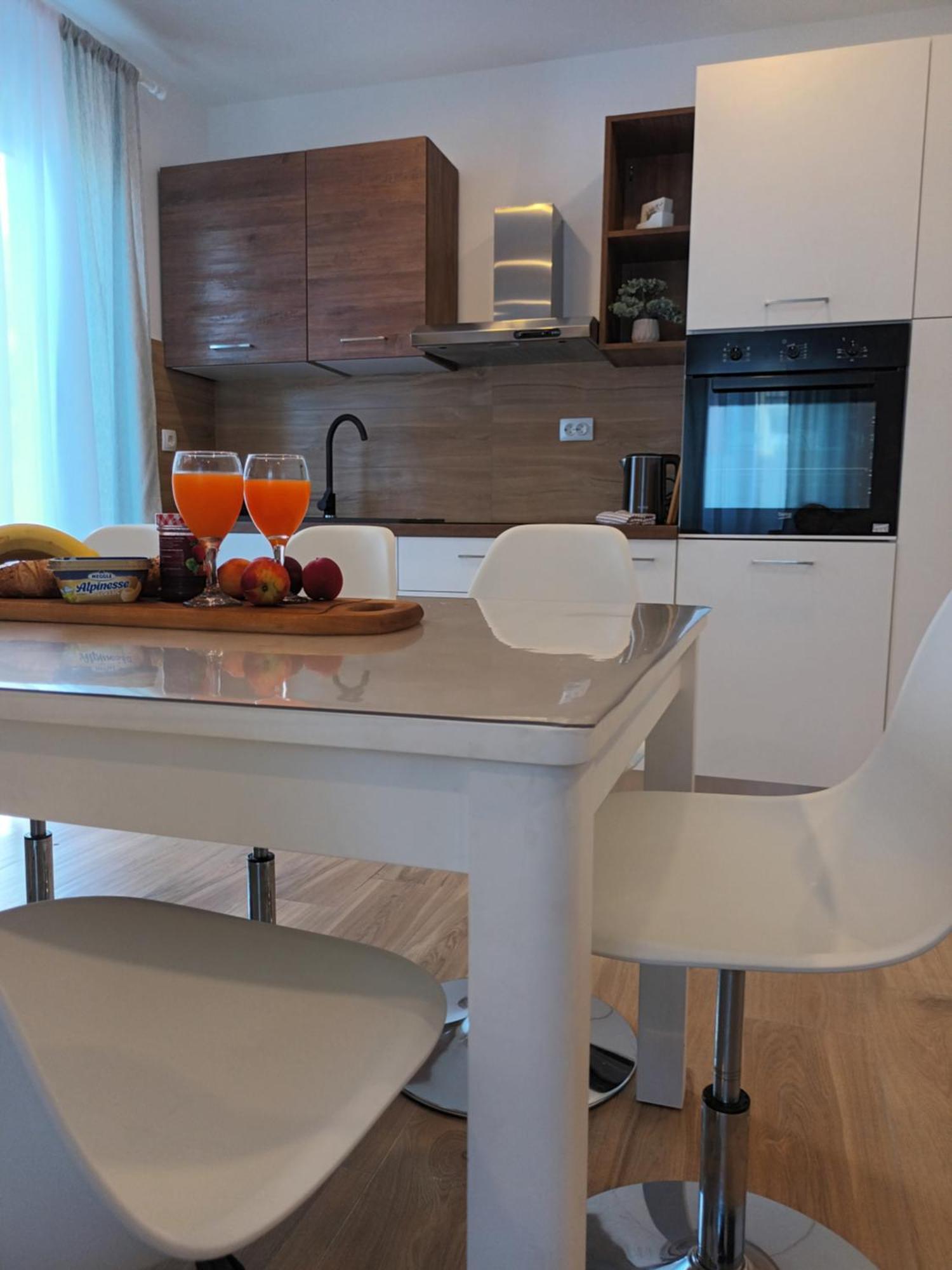 Apartmani Tolj Makarska Exterior photo
